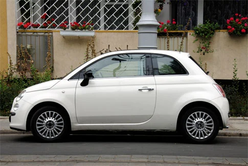 fiat 500 weißer Fiat 500 – Beispiel für Gebrauchtwagenankauf Neukloster